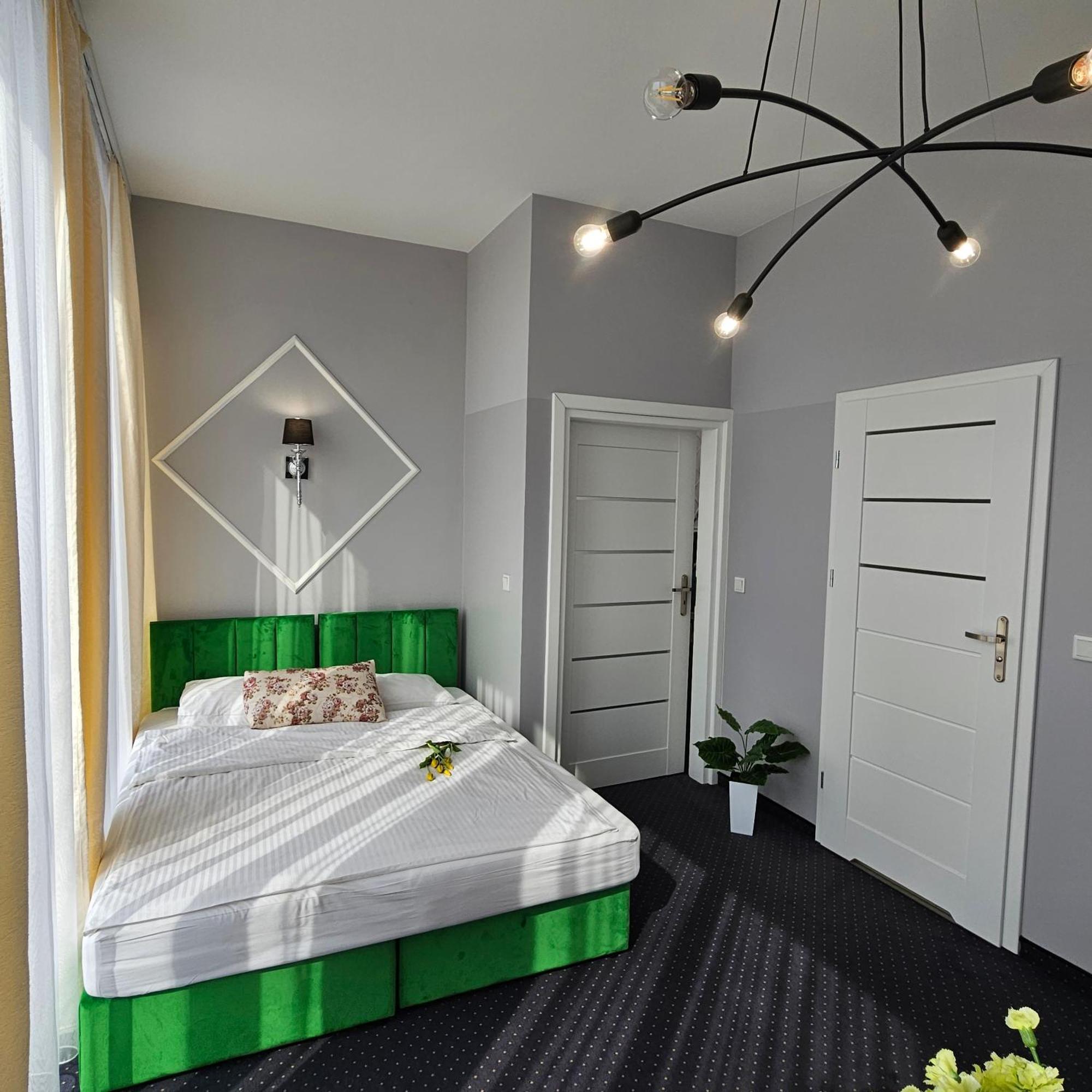 Aquila Hotel Zator Esterno foto
